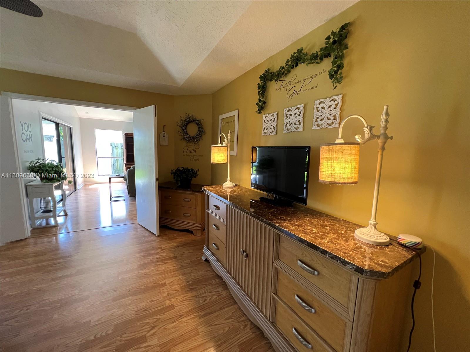 NORTH PALM BEACH HEIGHTS - Residential