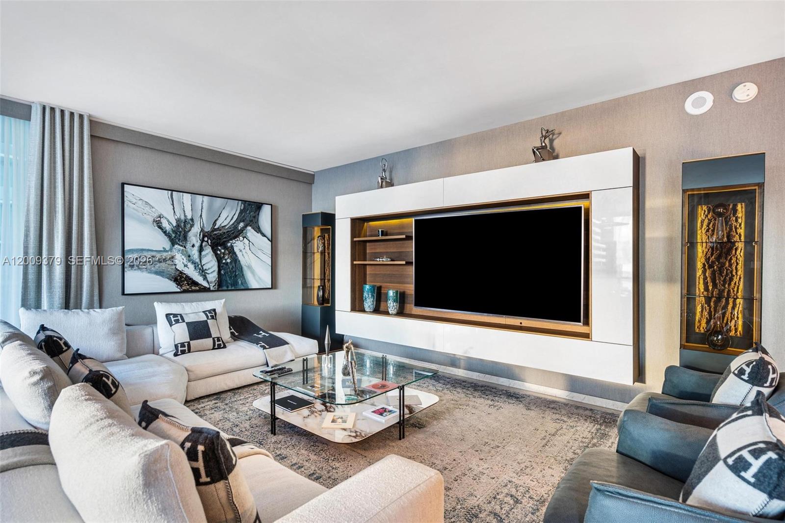 RISE CONDO - Residential