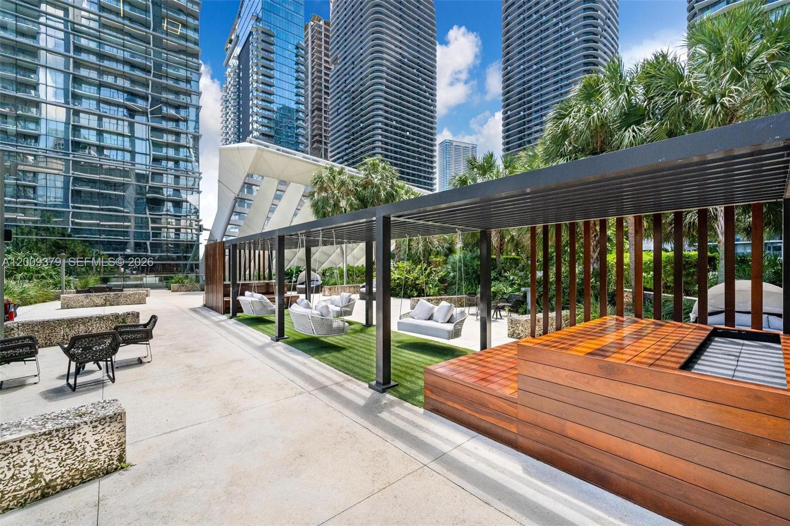 RISE CONDO - Residential