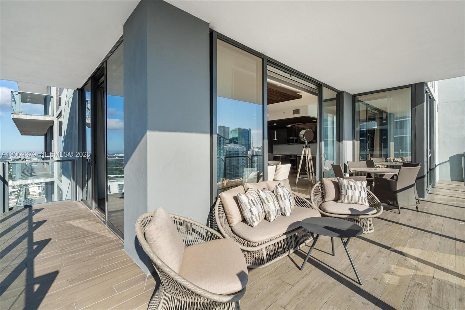 RISE CONDO - Residential