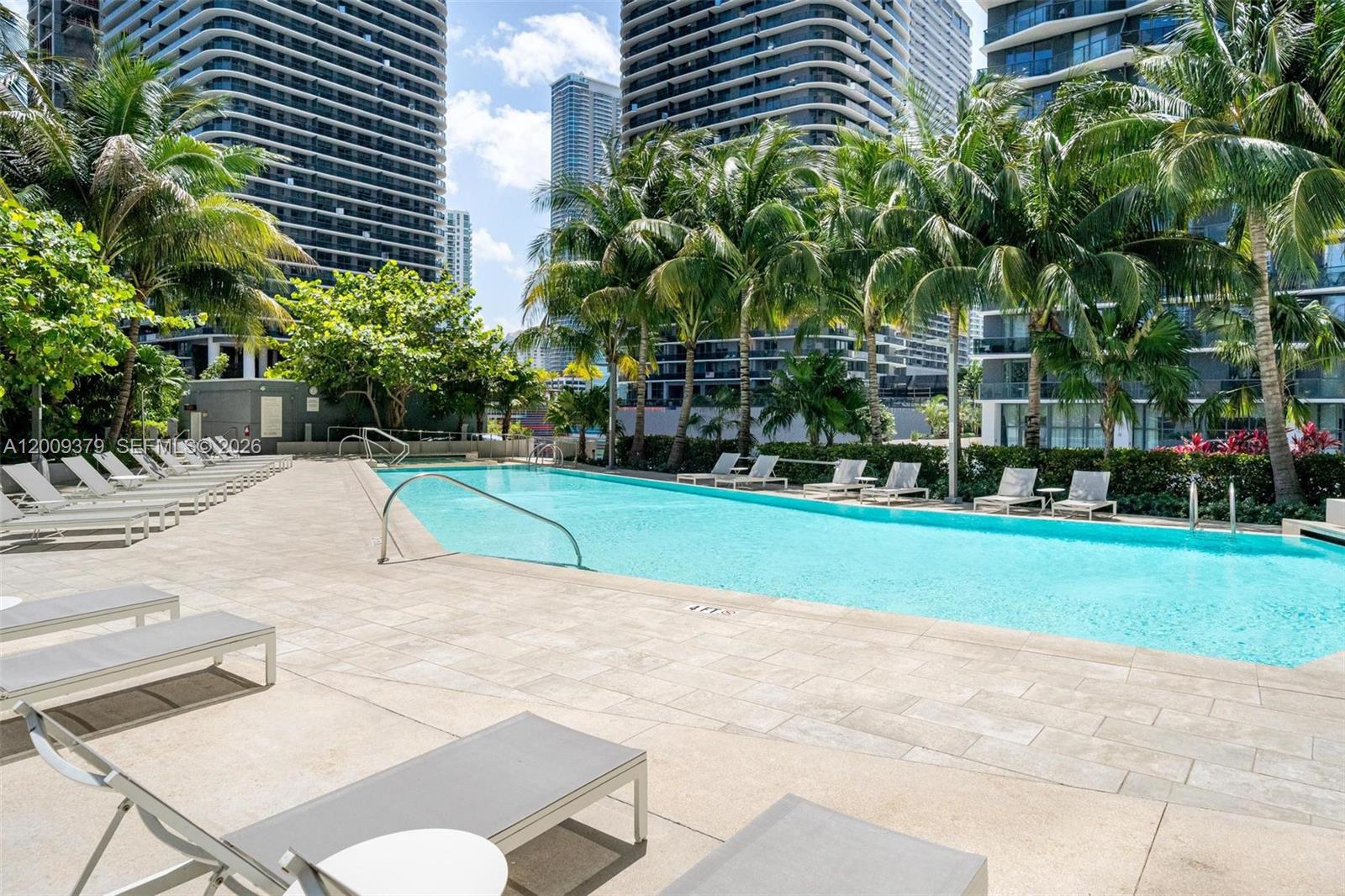 RISE CONDO - Residential