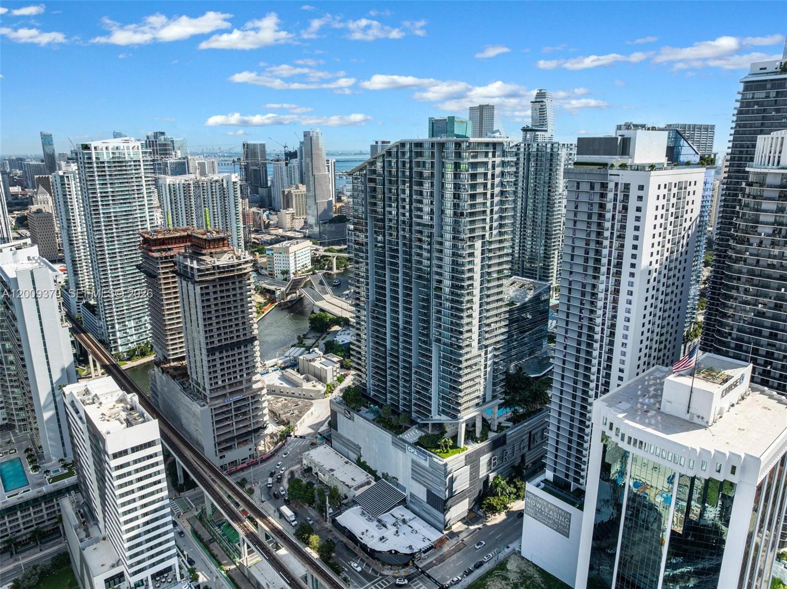 RISE CONDO - Residential