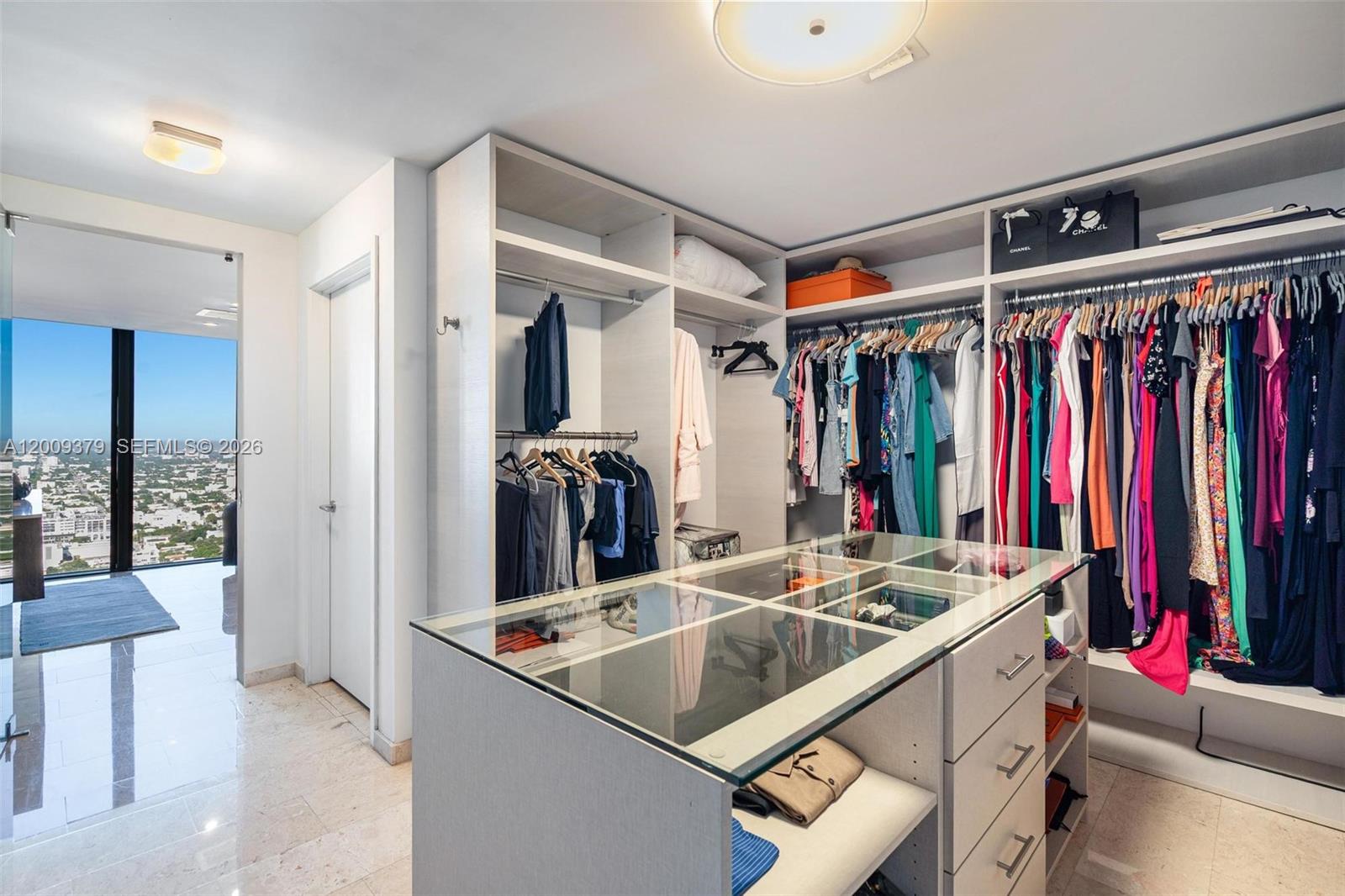 RISE CONDO - Residential