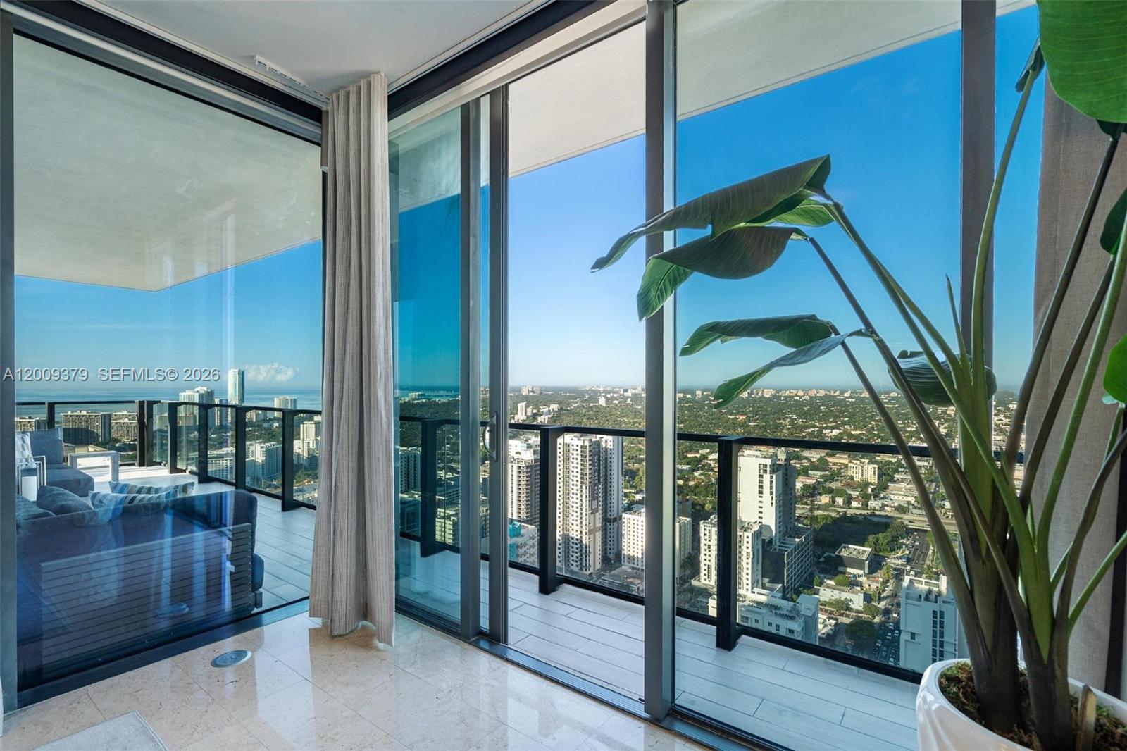 RISE CONDO - Residential