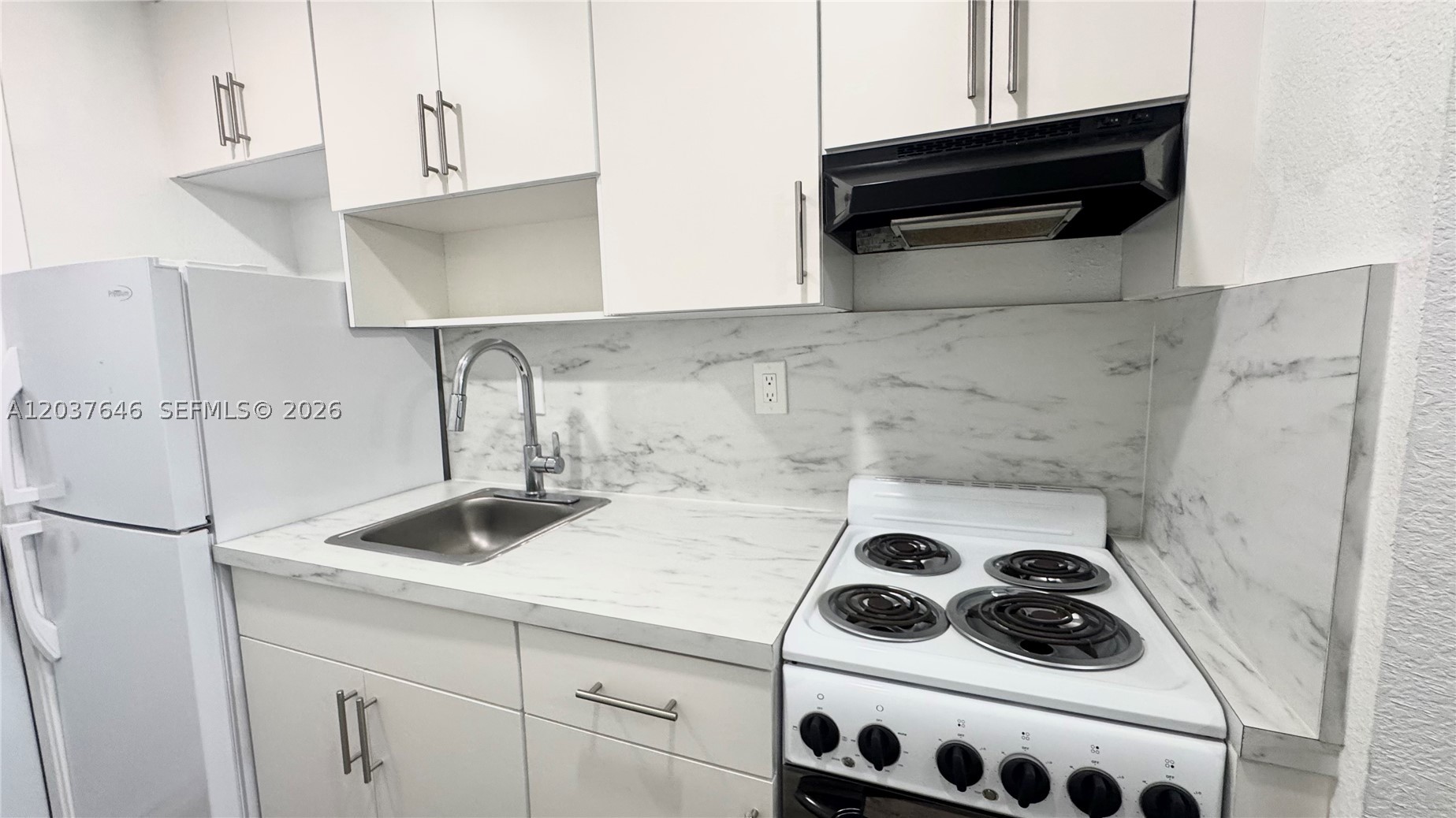 ALTOS DEL MAR NO 3 - Residential Lease