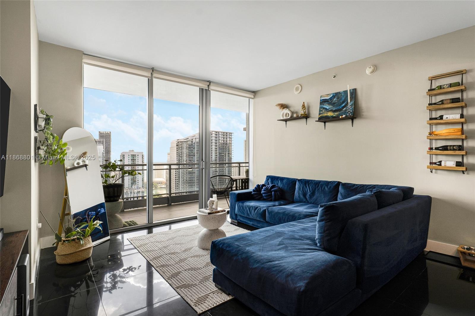 Discover luxury living in this stunning two-bedroom, two-bathroom unit with spectacular Miami River views. Enjoy an open kitchen featuring stainless steel appliances, elegant porcelain flooring, and a spacious balcony. This unit includes a new AC unit and an assigned parking space.

The building offers top-notch amenities, including a sauna, jacuzzi, Welles spa, pool, state-of-the-art gym, children’s playroom, business center, billiard room, and a dog park—all within a gated community.

Located in the heart of Brickell, you're just steps away from shops, restaurants, nightlife, and Brickell City Center. Don't miss this opportunity!