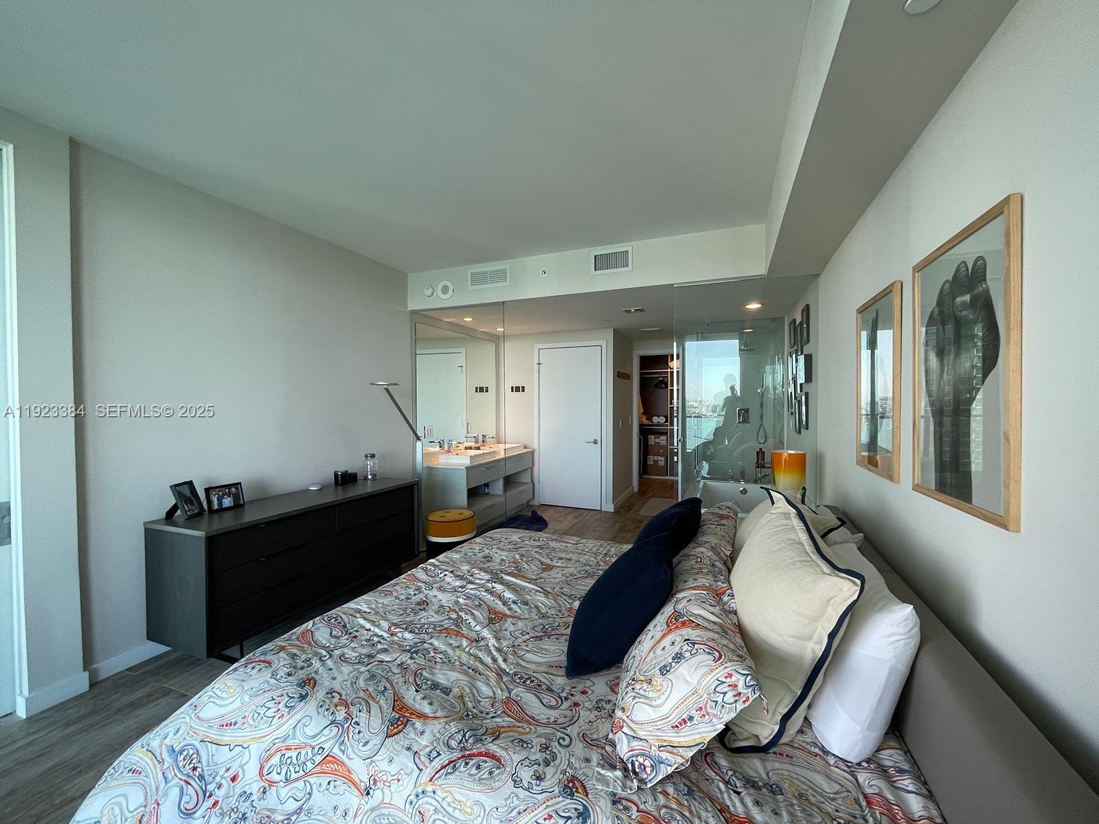 PARAISO BAY CONDO - Residential