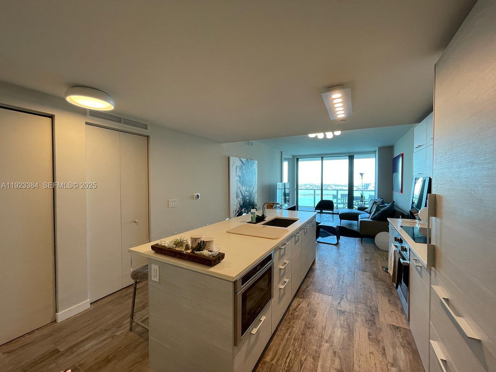 PARAISO BAY CONDO - Residential