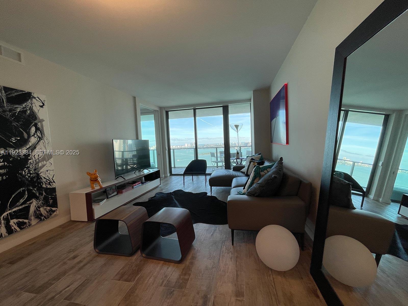 PARAISO BAY CONDO - Residential