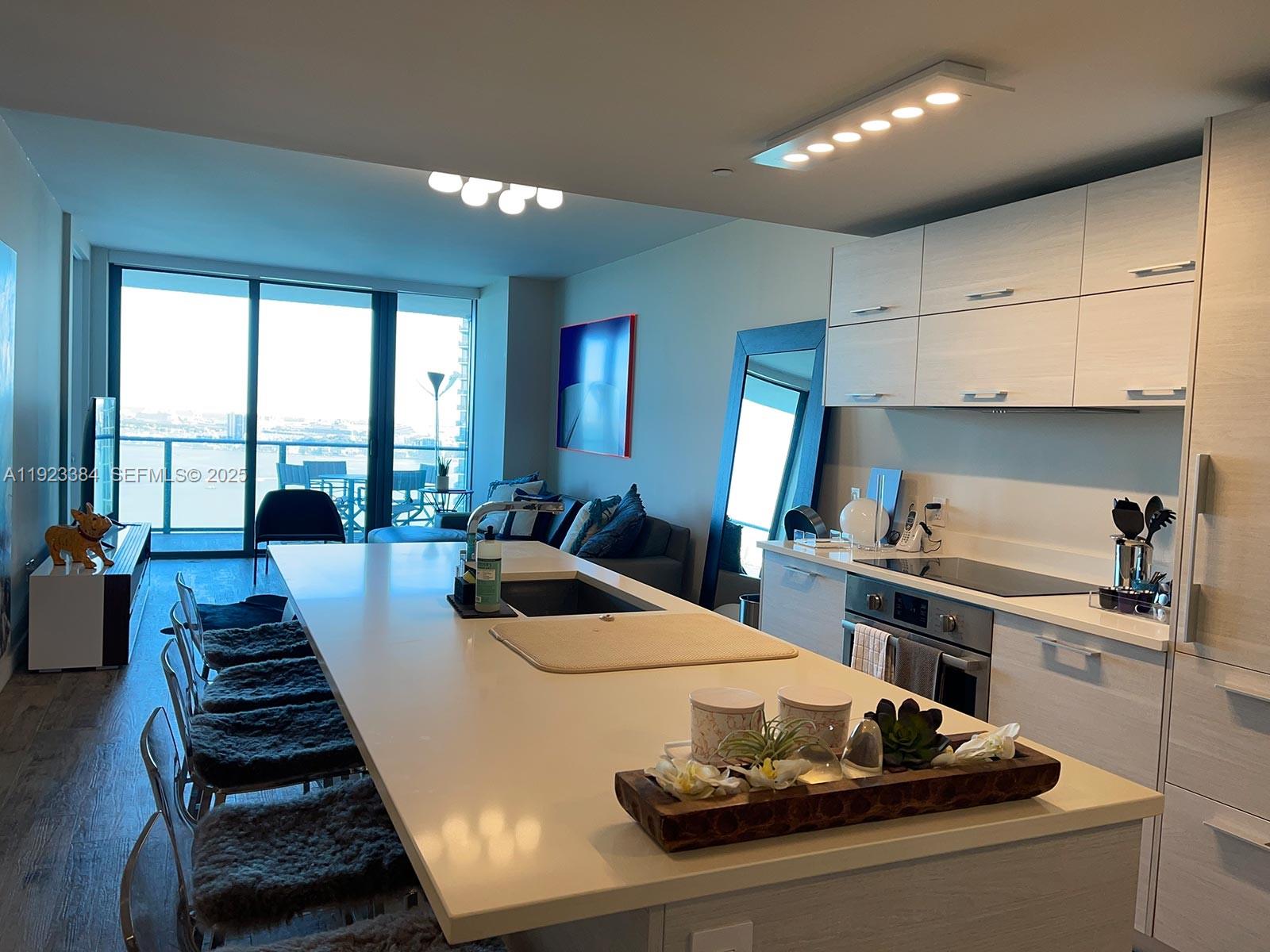 PARAISO BAY CONDO - Residential