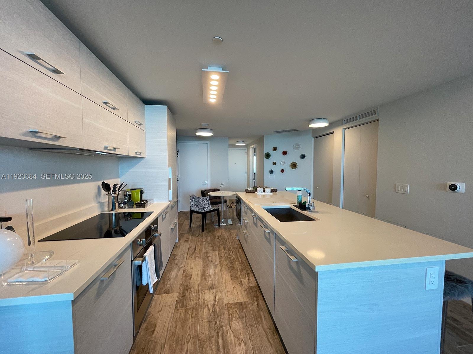 PARAISO BAY CONDO - Residential