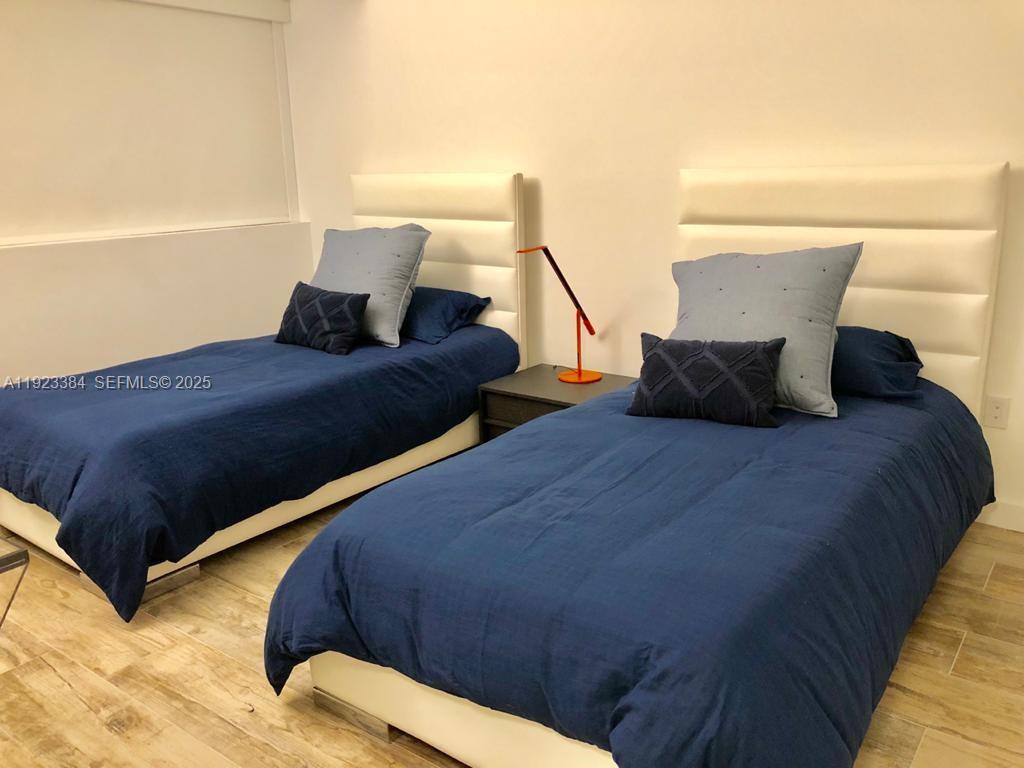 PARAISO BAY CONDO - Residential