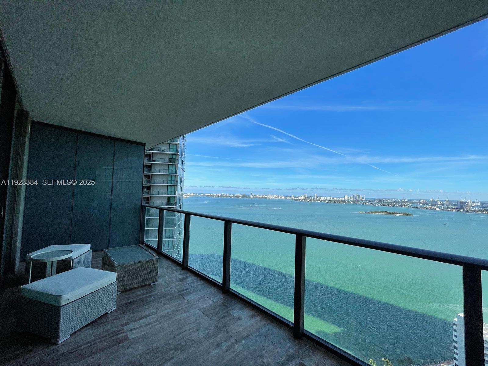 PARAISO BAY CONDO - Residential