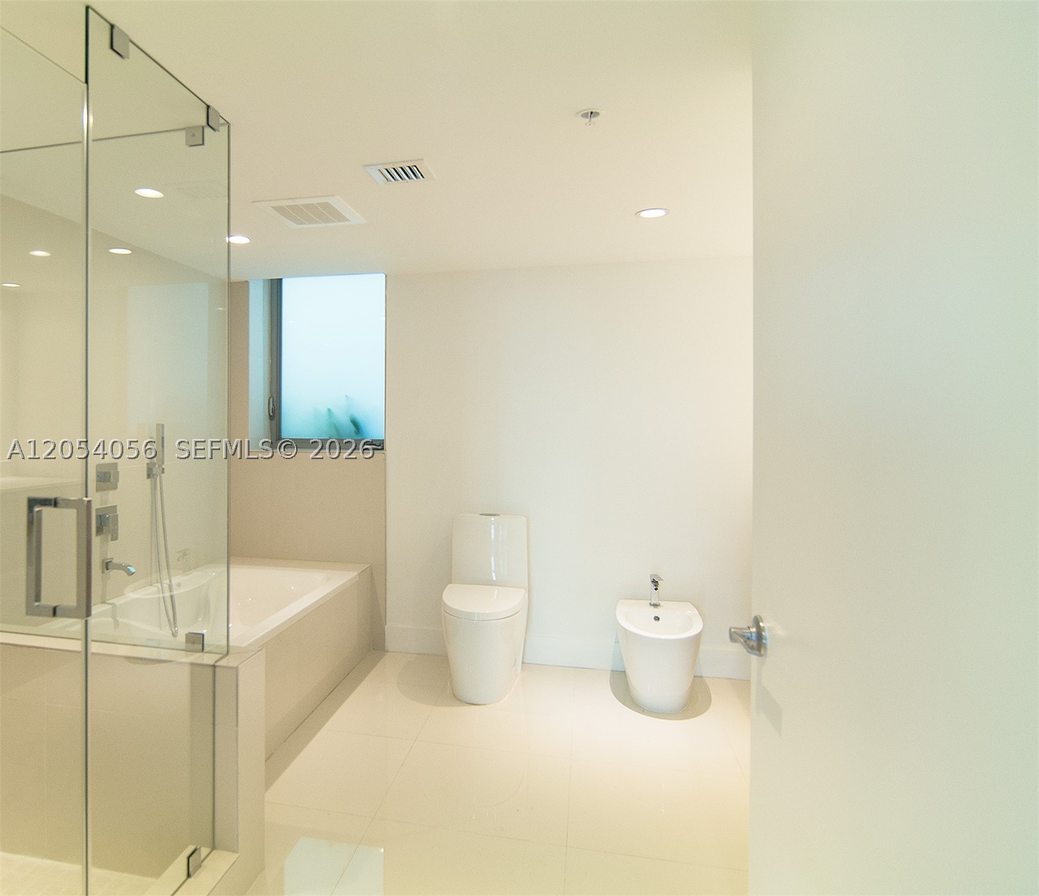 THE PALMS CONDO - Residential Lease