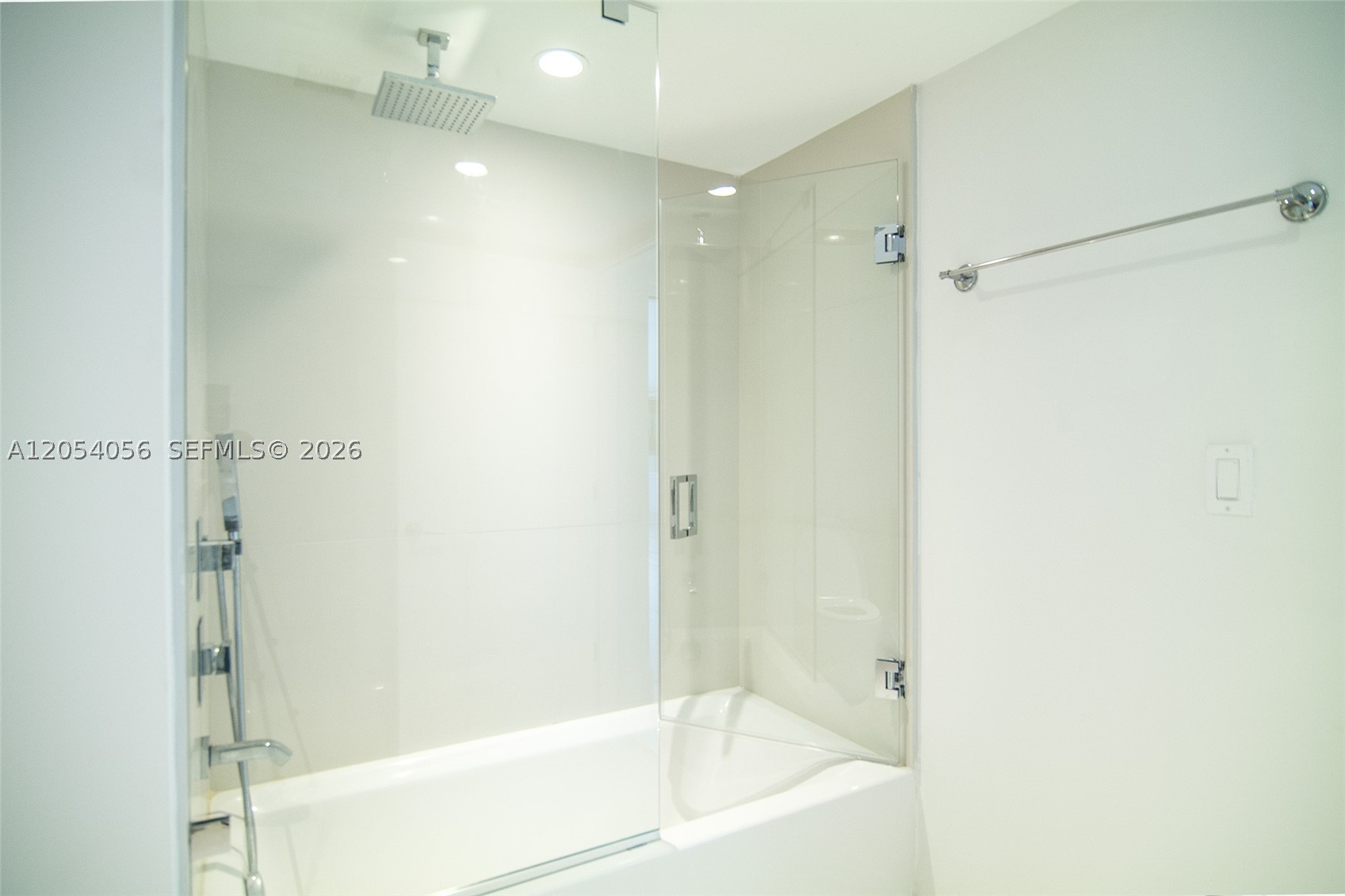 THE PALMS CONDO - Residential Lease