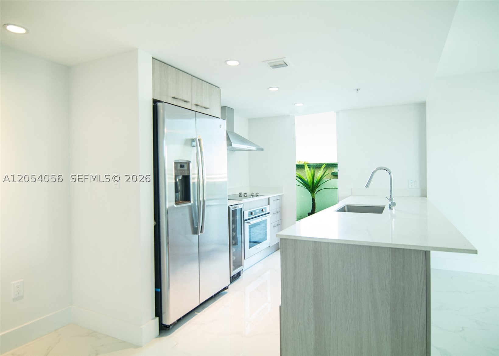 THE PALMS CONDO - Residential Lease