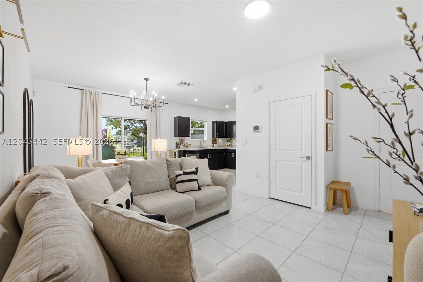 HAMILTON PLACE - Residential Lease