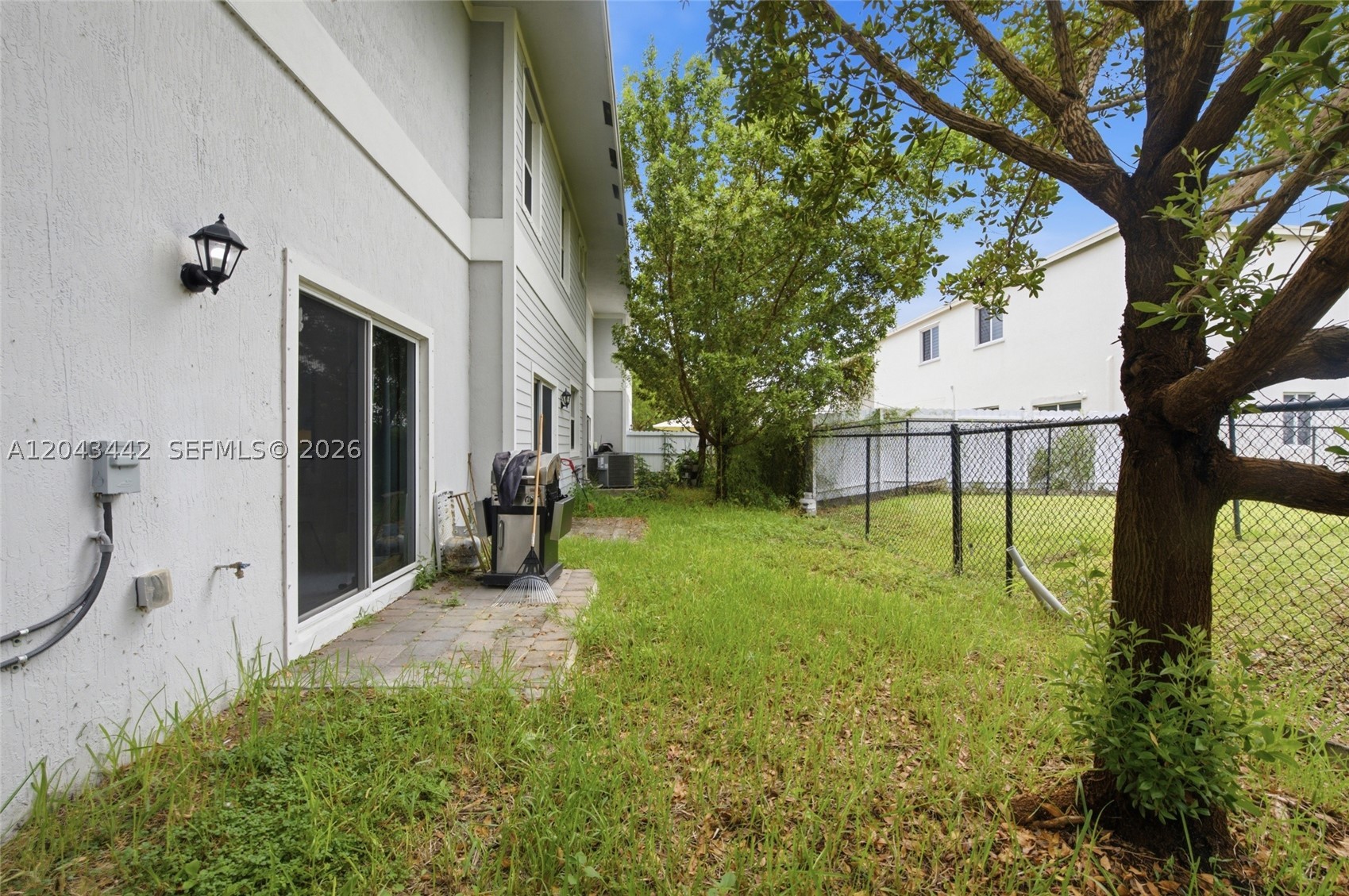 HAMILTON PLACE - Residential Lease