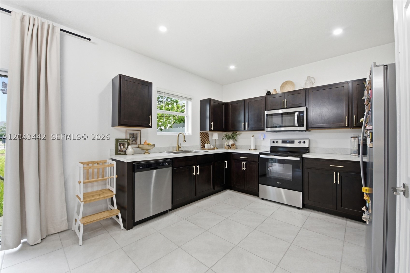 HAMILTON PLACE - Residential Lease