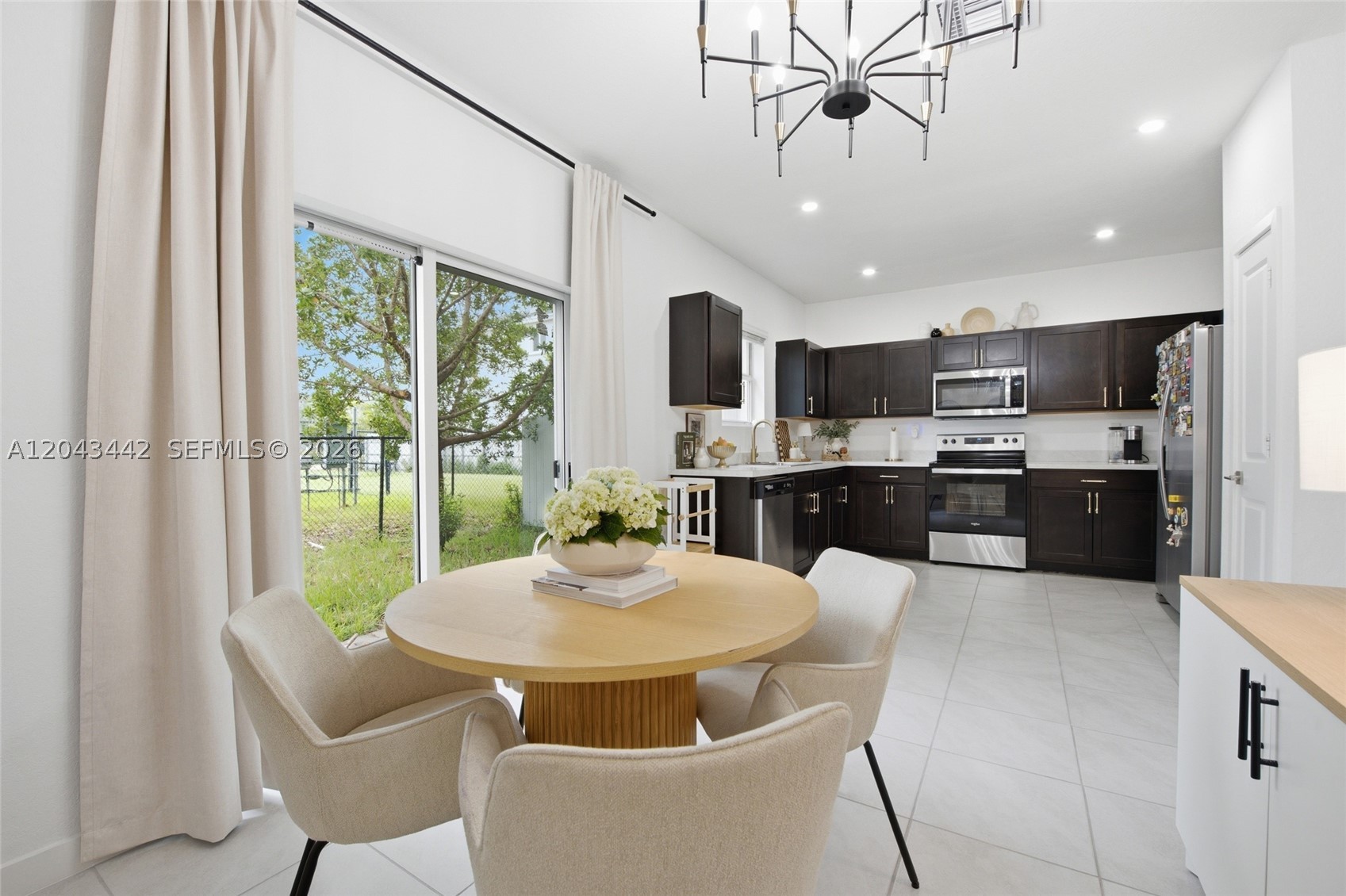 HAMILTON PLACE - Residential Lease