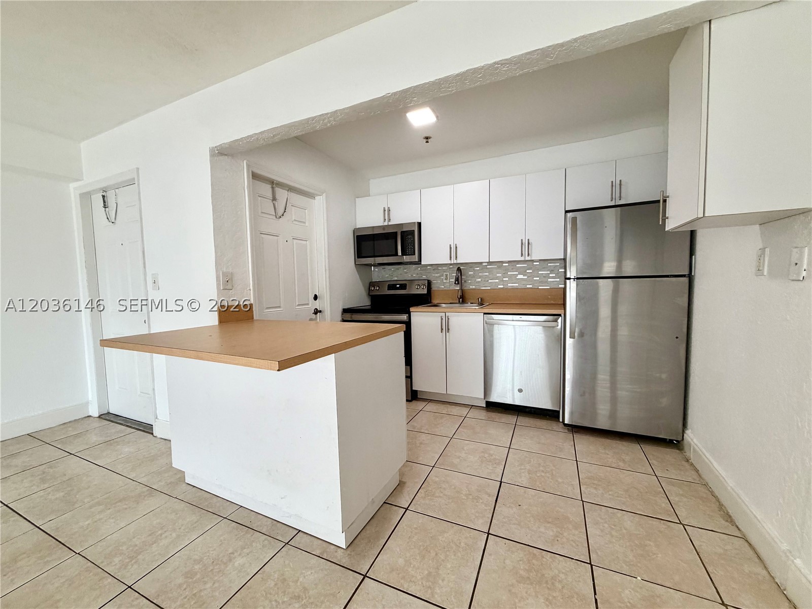 SUNDANCE AT PLANTATION CO - Residential Lease