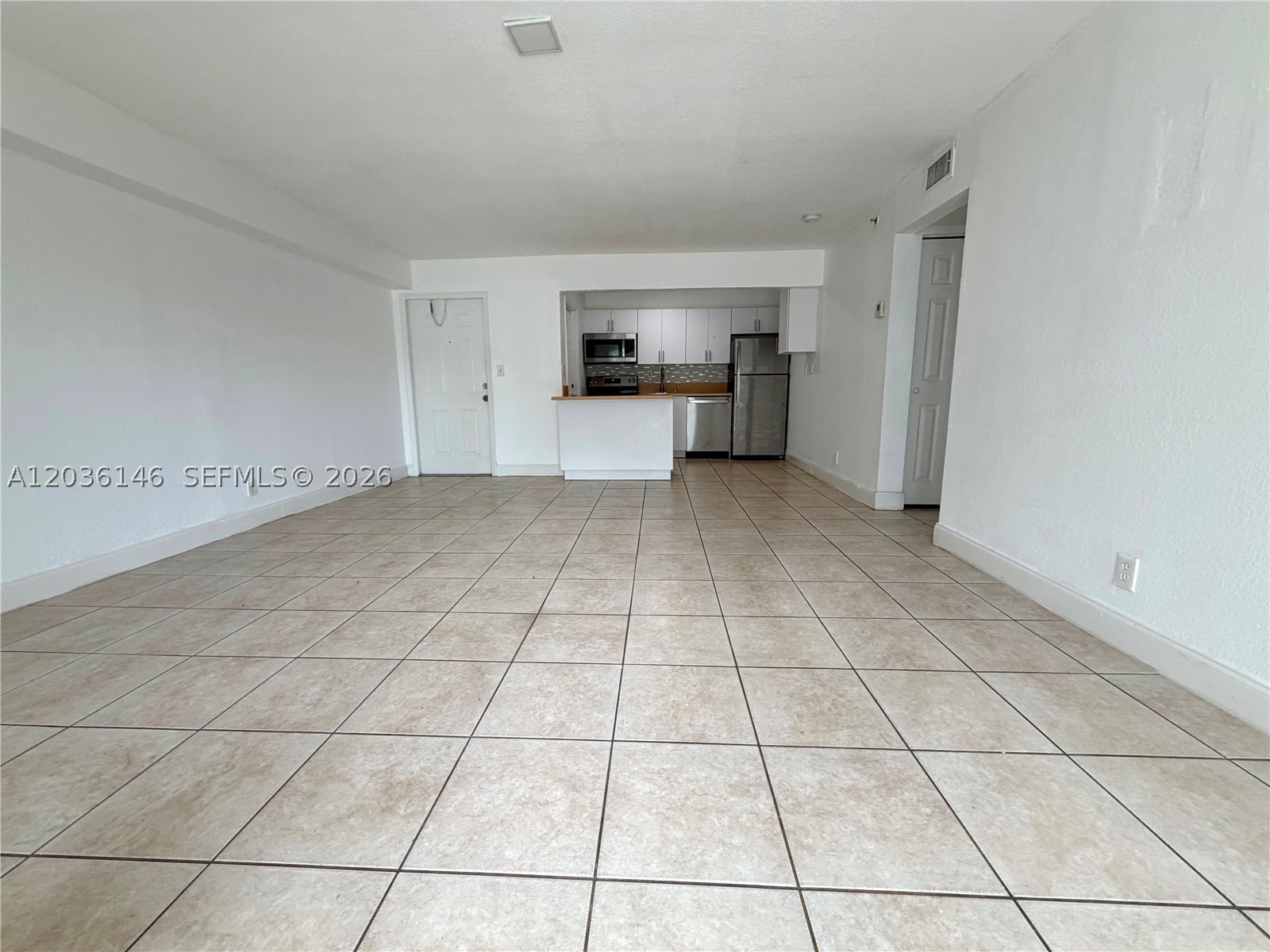 SUNDANCE AT PLANTATION CO - Residential Lease
