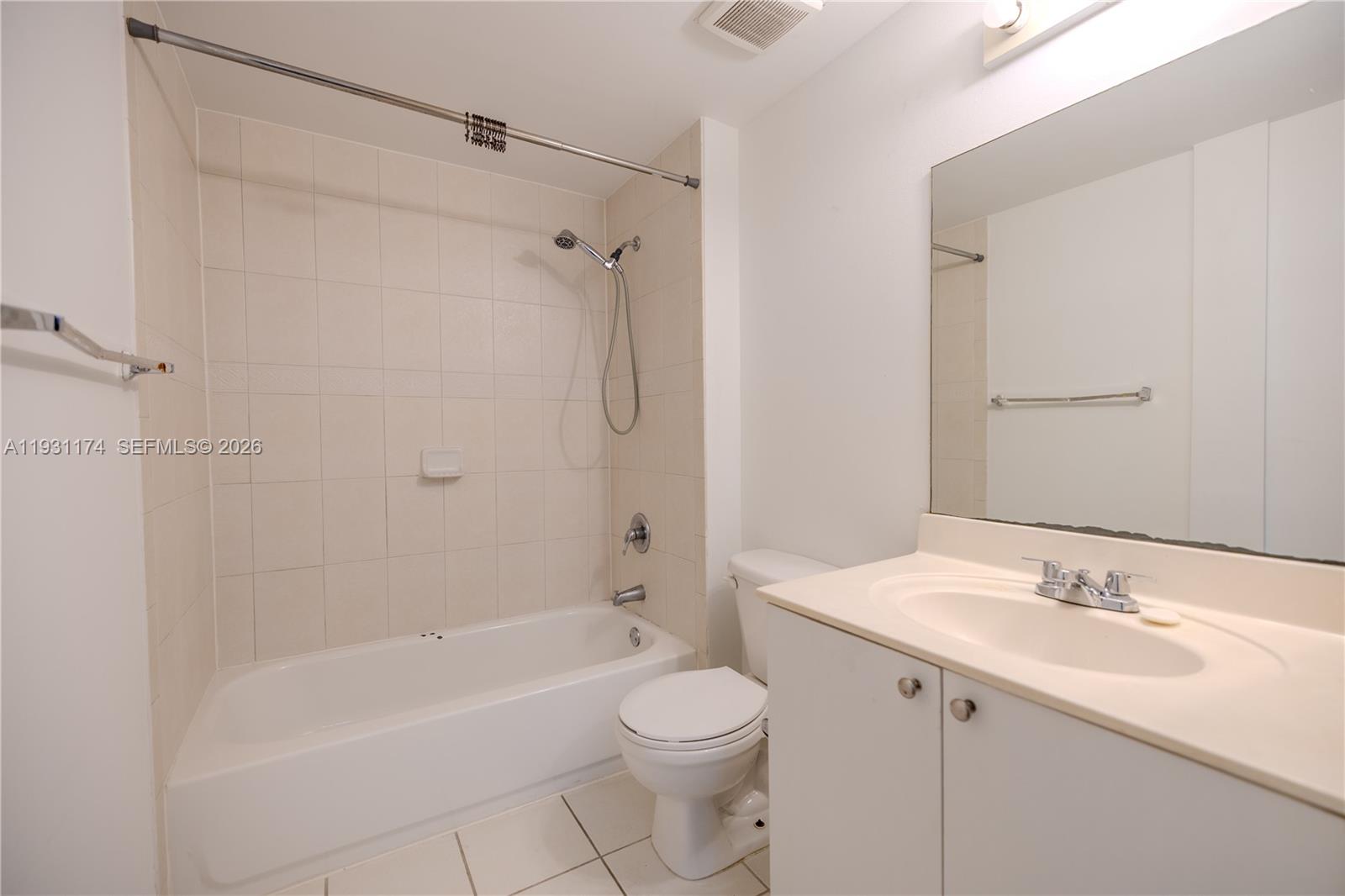 PARADISE POINTE CONDO - Residential Lease
