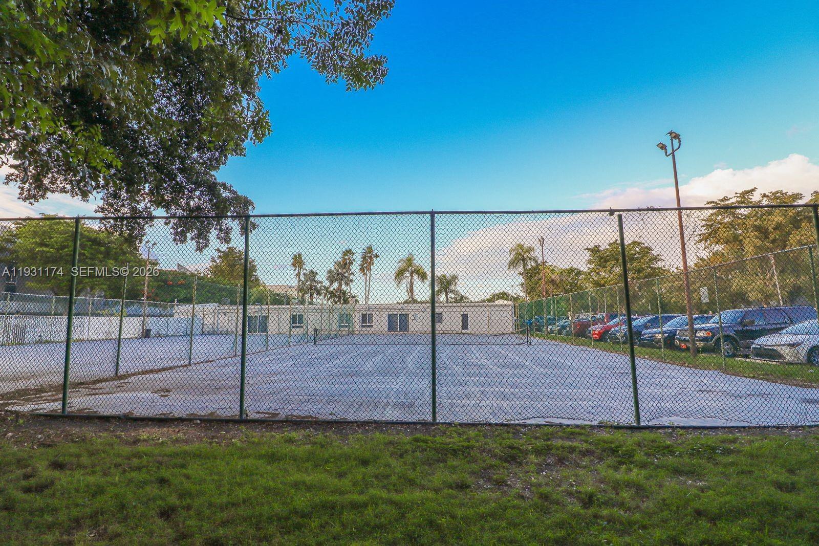 PARADISE POINTE CONDO - Residential Lease