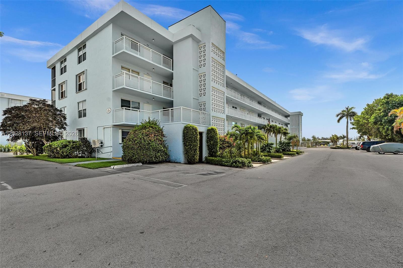 SEAGATE OF GULFSTREAM CON - Residential