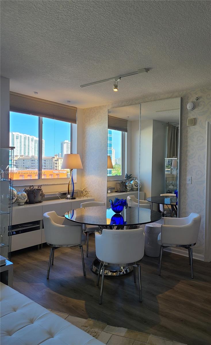 VENTURE AT AVENTURA EAST - Residential Lease