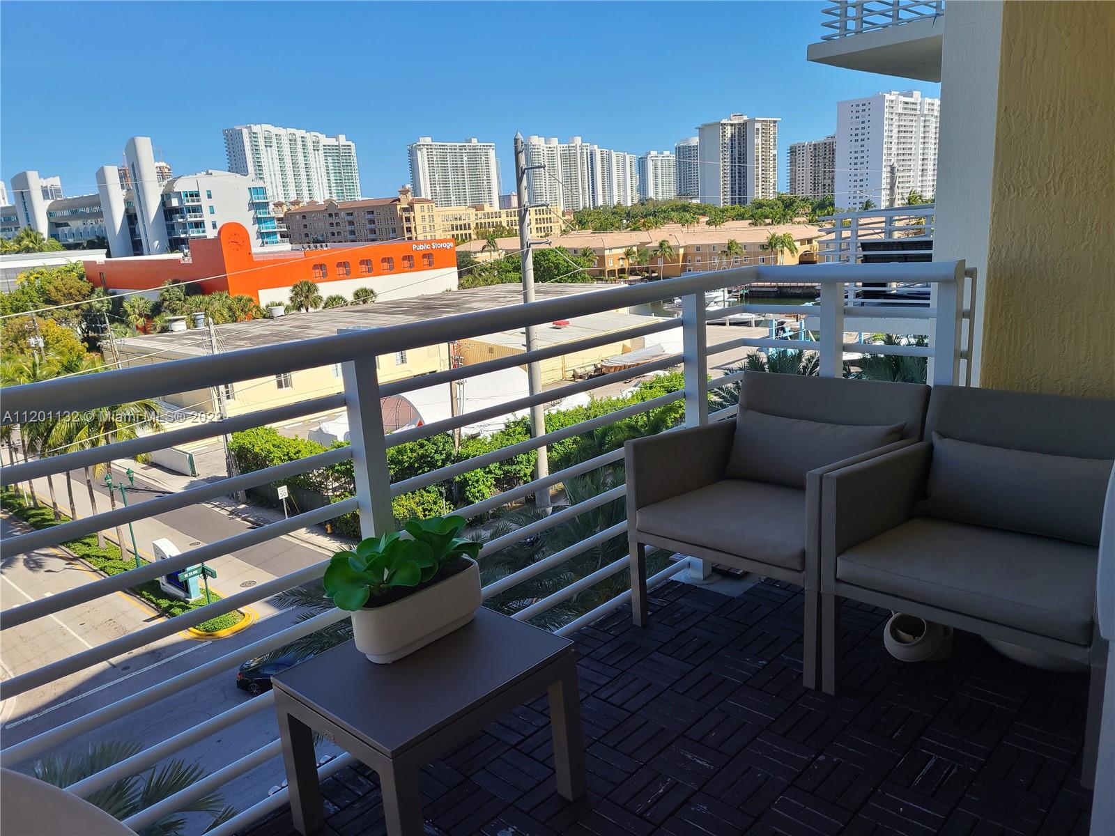 VENTURE AT AVENTURA EAST - Residential Lease