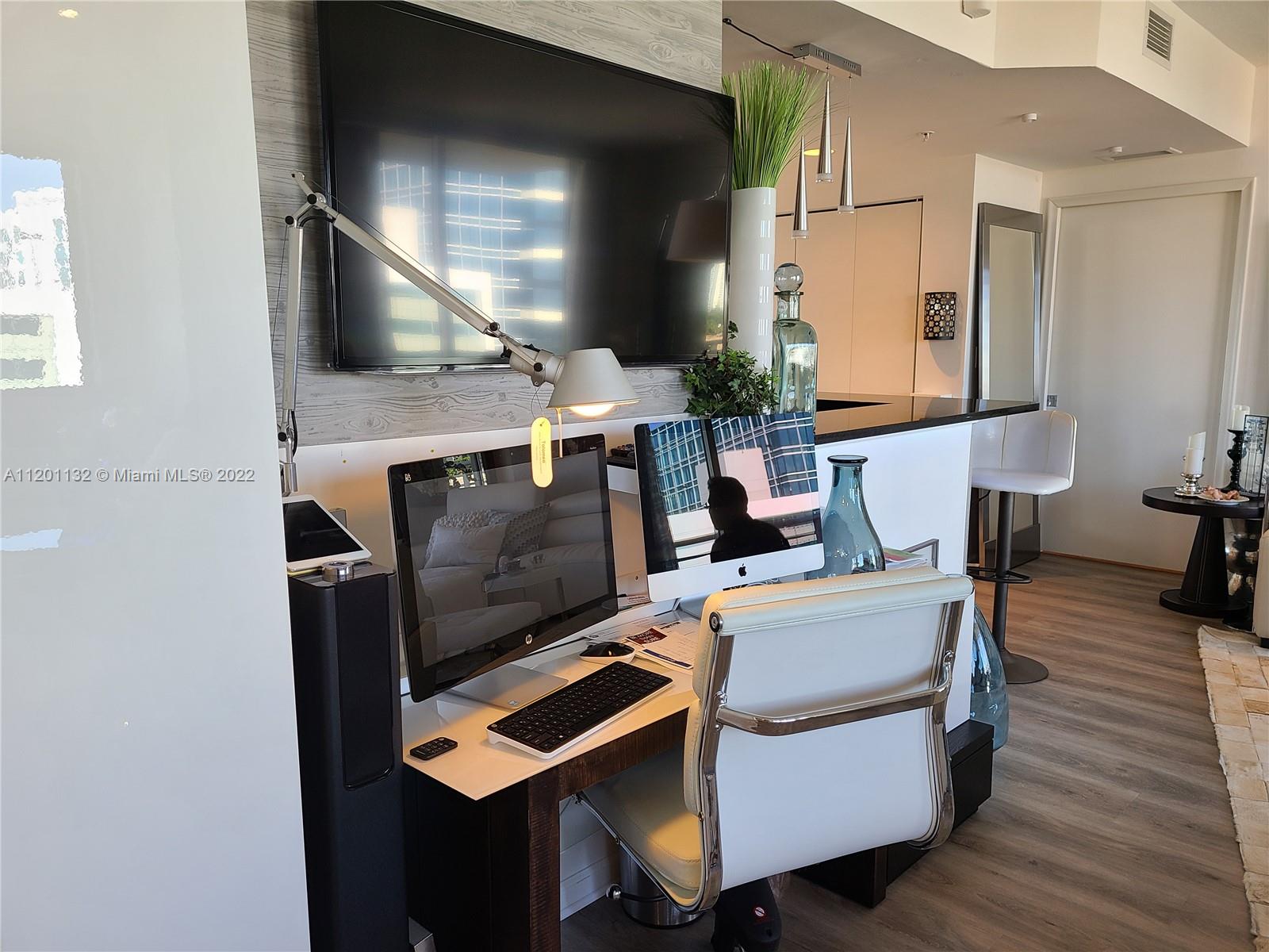 VENTURE AT AVENTURA EAST - Residential Lease