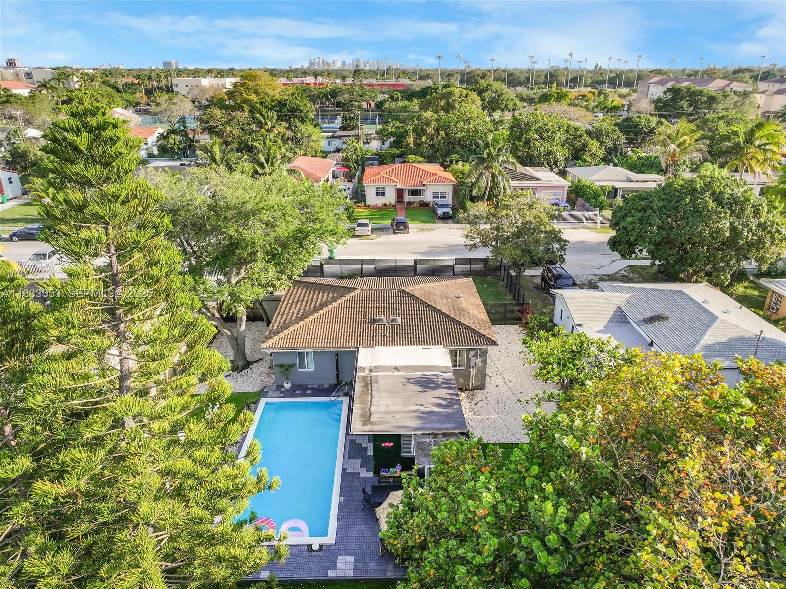 LA PALOMA - Residential