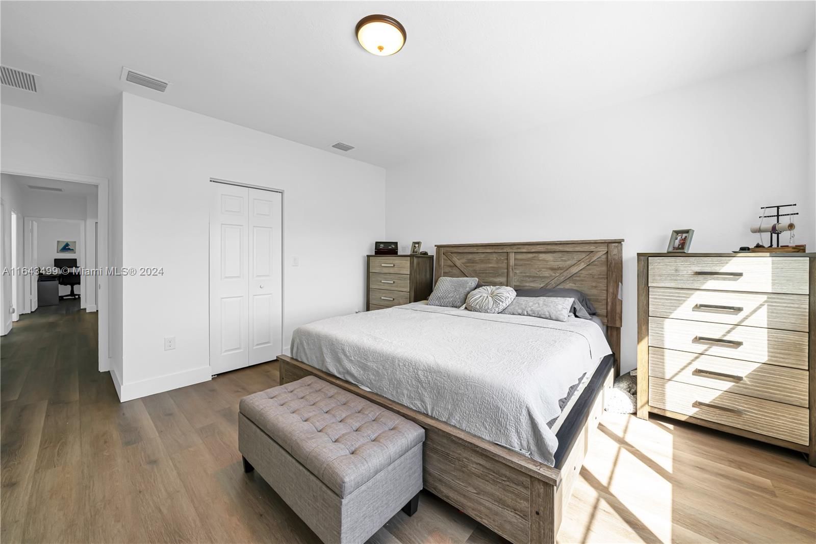 SUNSET LAKE TOWNHOMES - Residential Lease