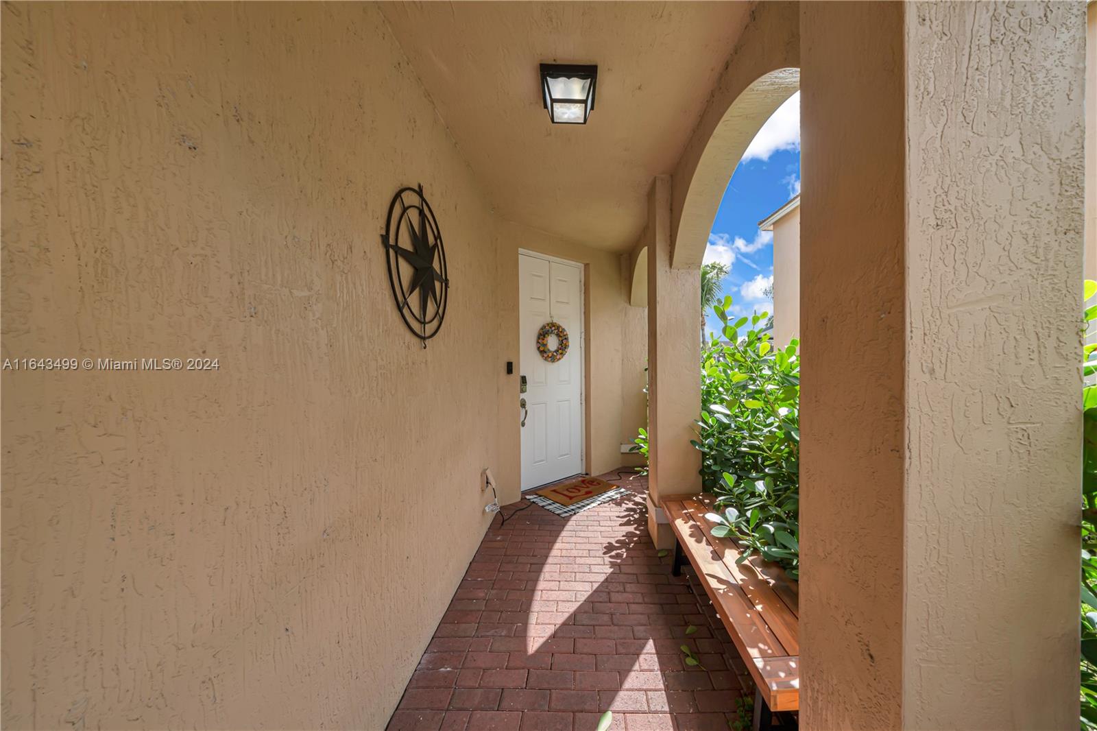 SUNSET LAKE TOWNHOMES - Residential Lease