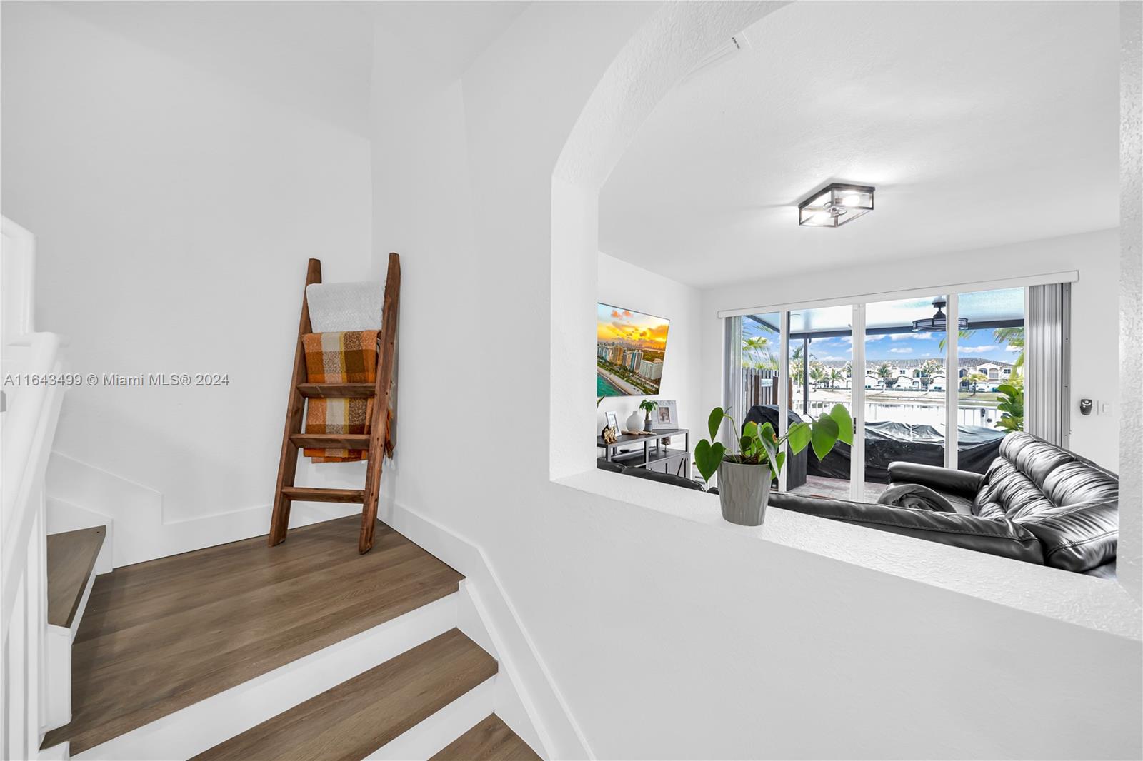 SUNSET LAKE TOWNHOMES - Residential Lease