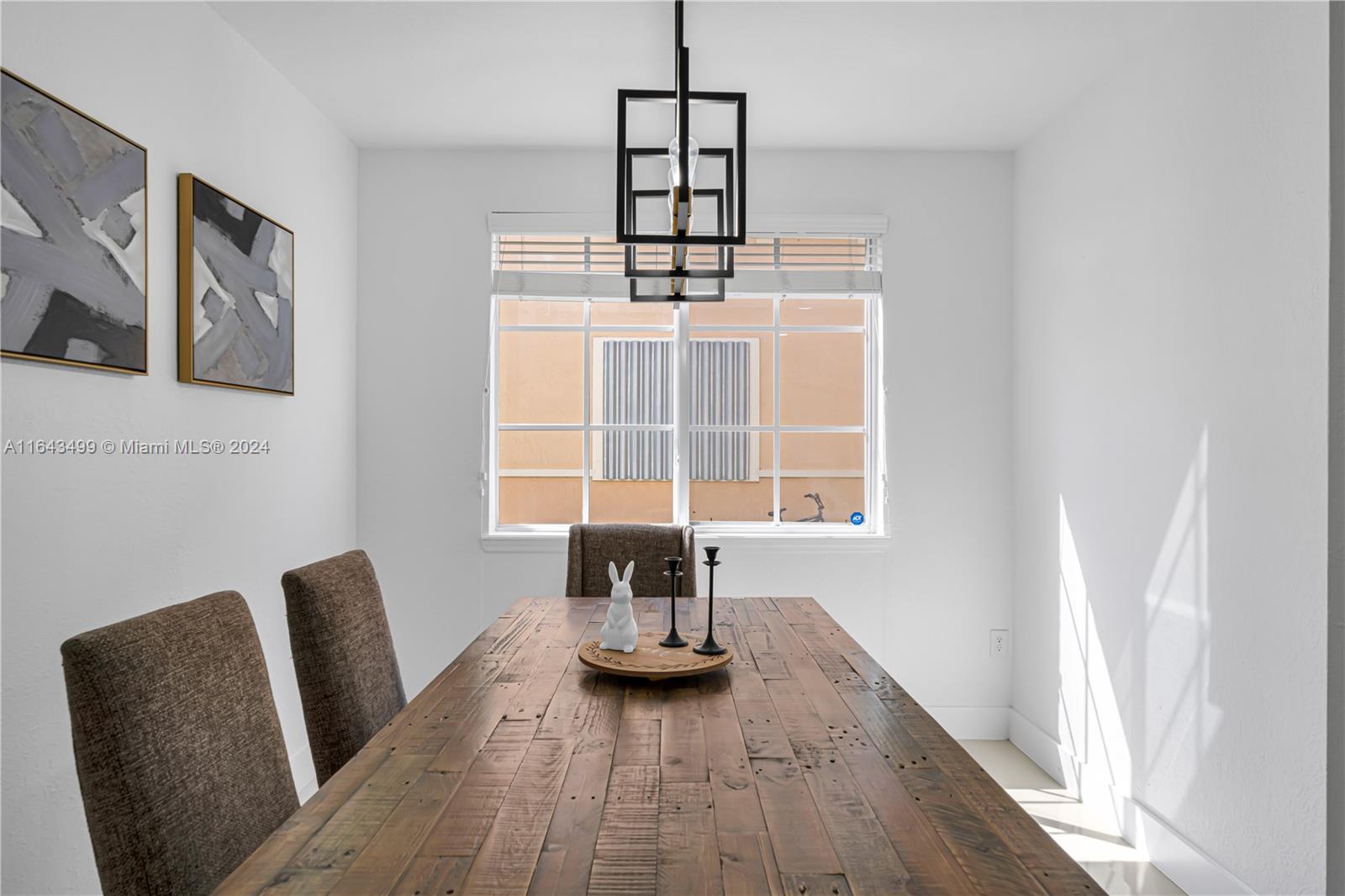 SUNSET LAKE TOWNHOMES - Residential Lease