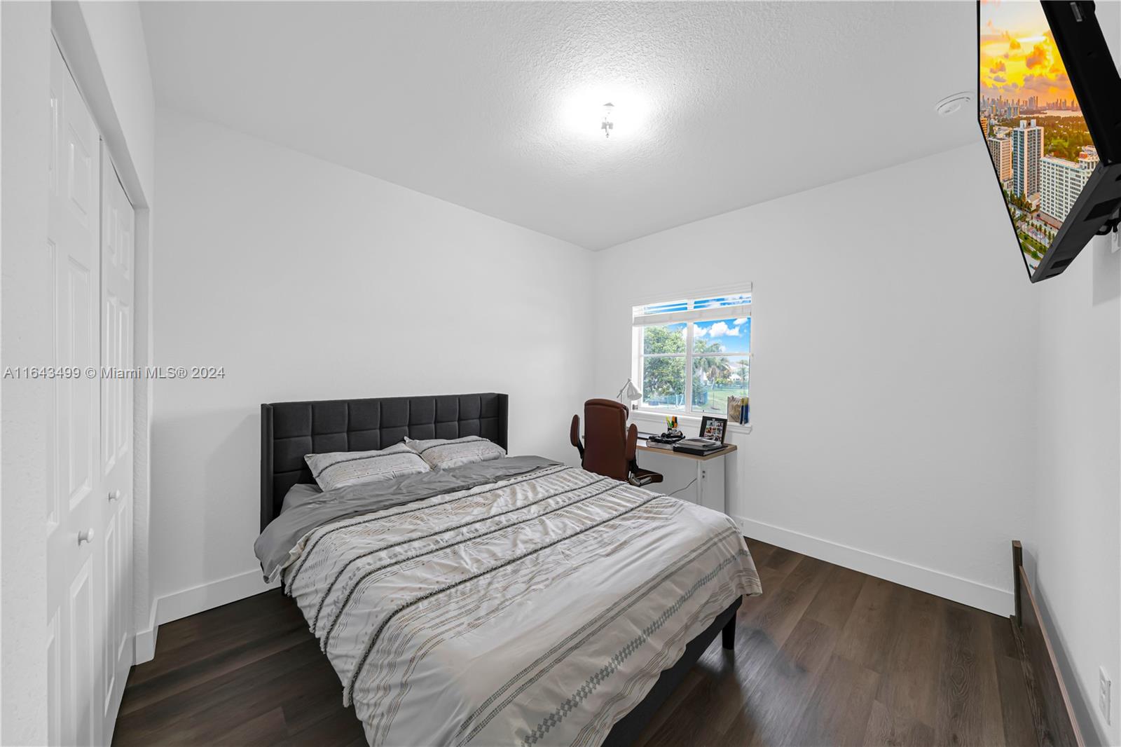 SUNSET LAKE TOWNHOMES - Residential Lease