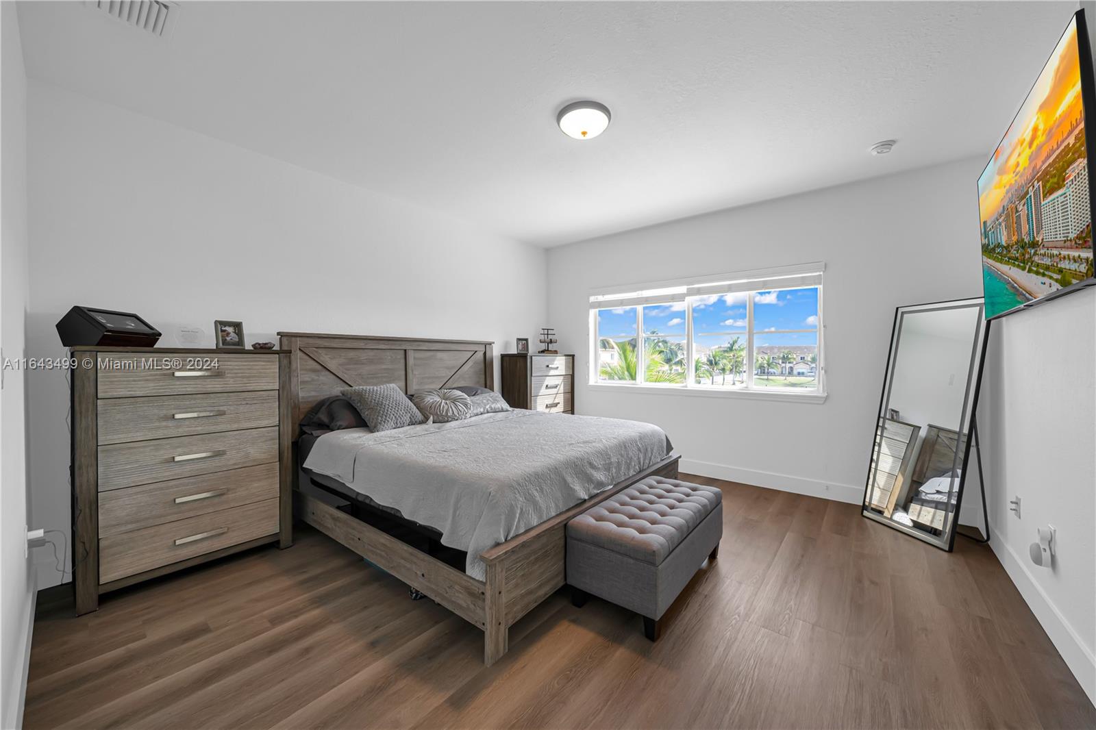 SUNSET LAKE TOWNHOMES - Residential Lease