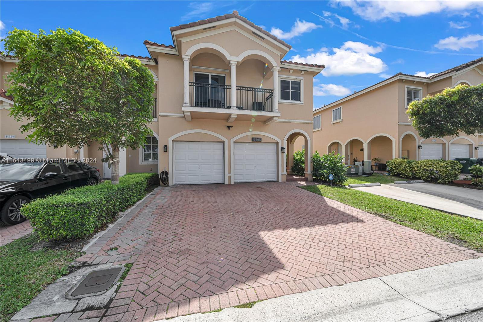 SUNSET LAKE TOWNHOMES - Residential Lease
