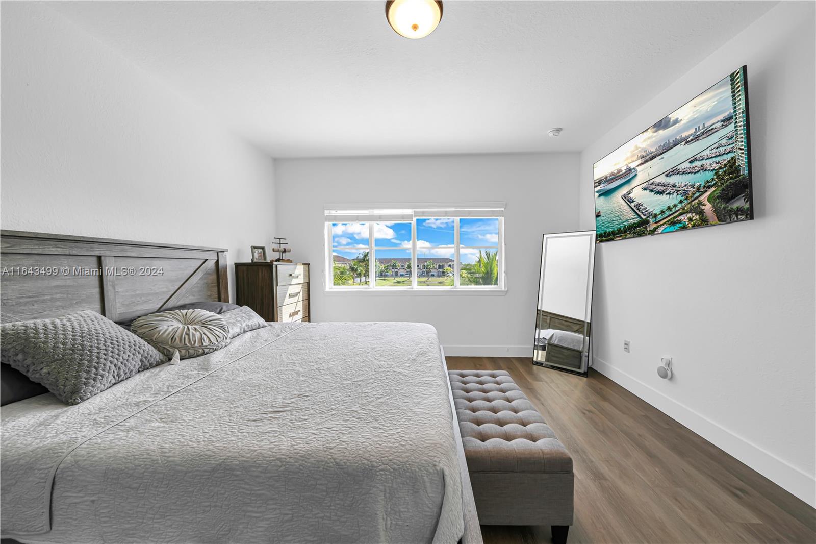 SUNSET LAKE TOWNHOMES - Residential Lease