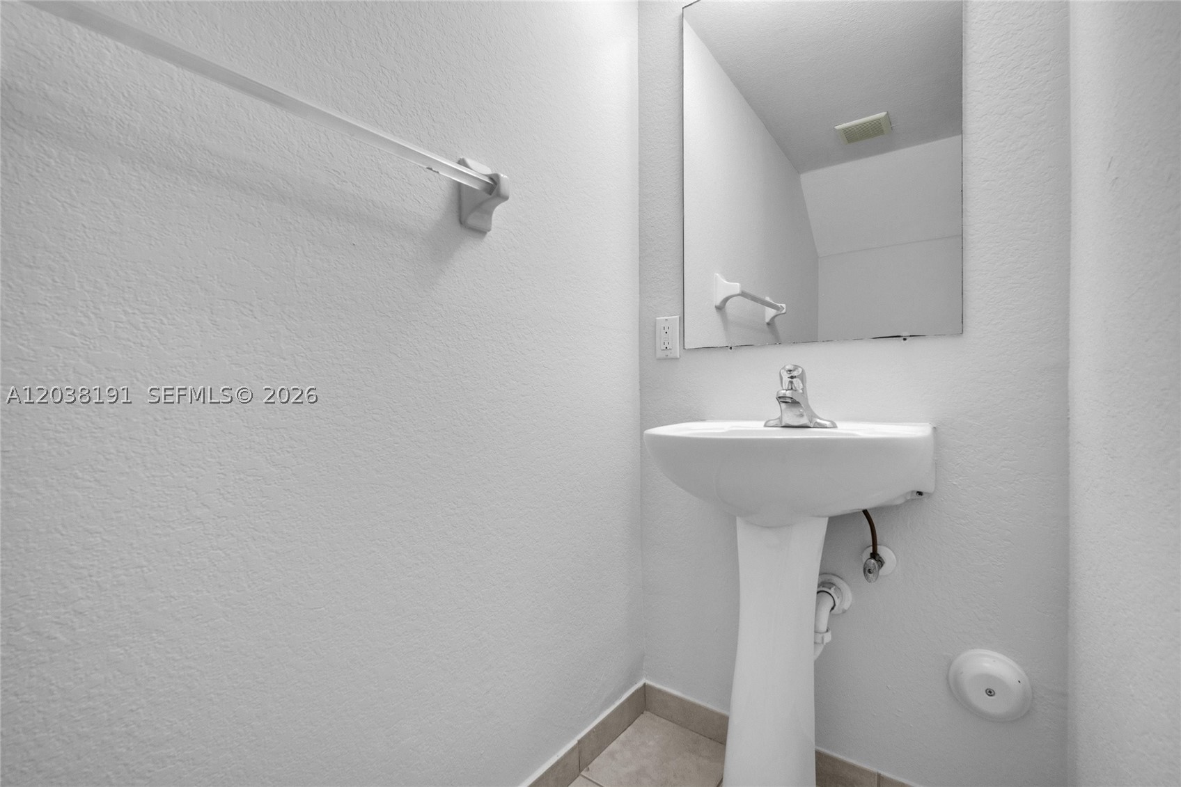 SOLABELLA CONDO - Residential Lease