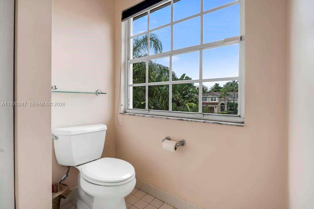 SYMPHONY BAY - Residential