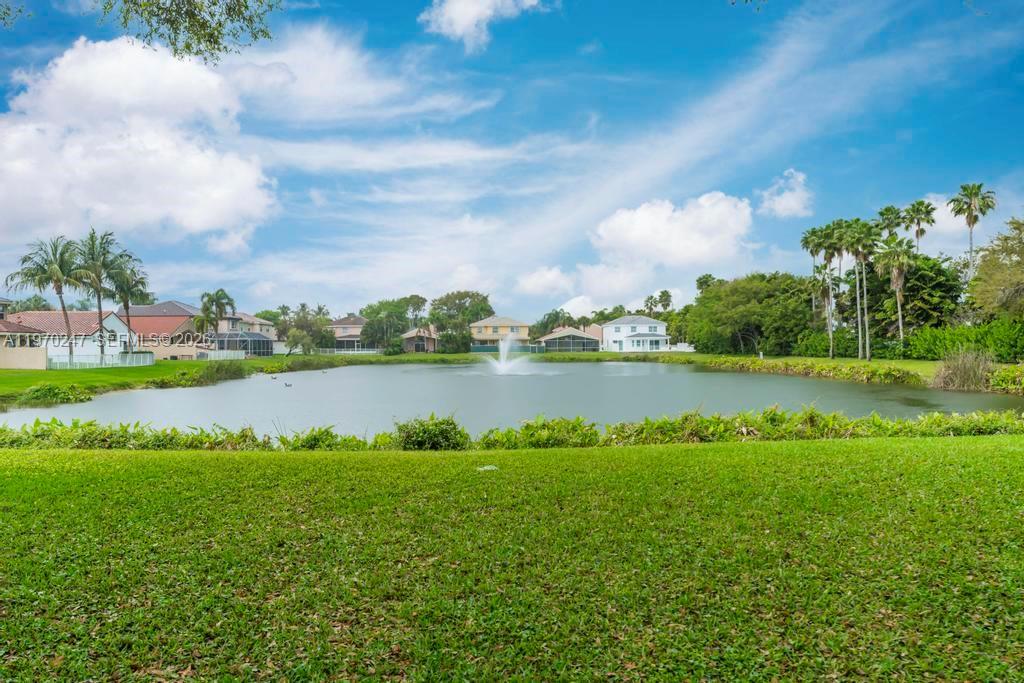 SYMPHONY BAY - Residential