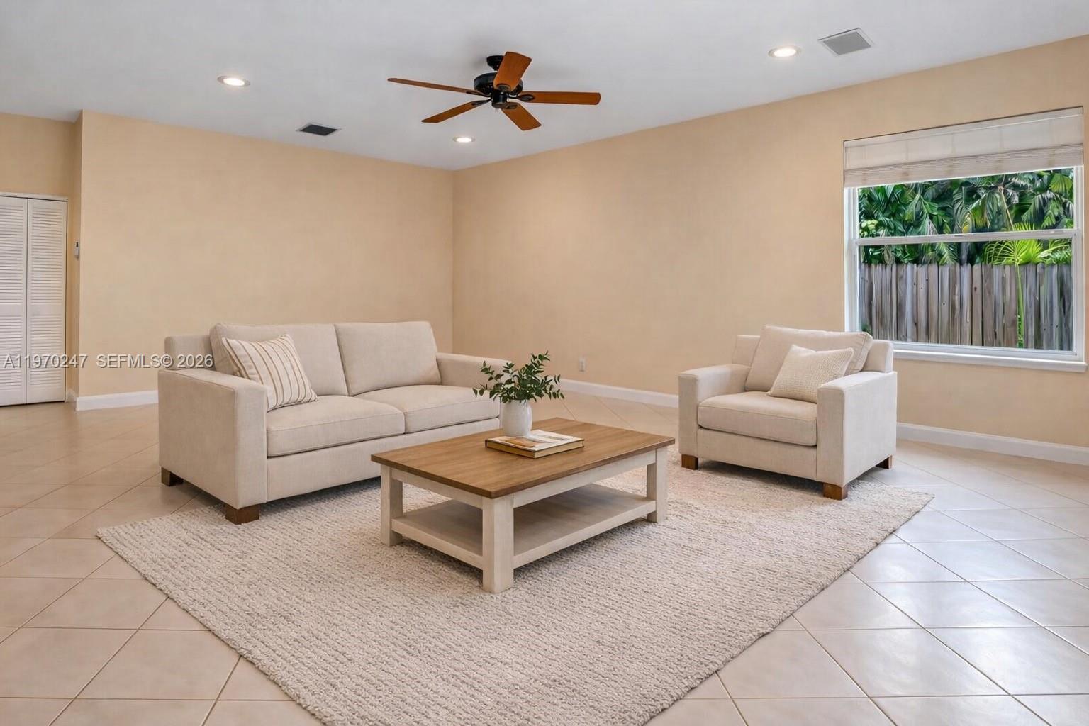 SYMPHONY BAY - Residential