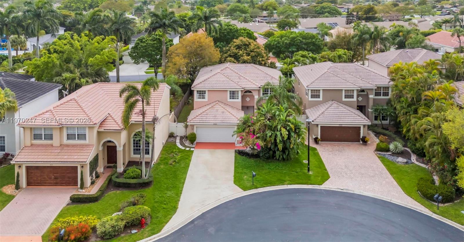 SYMPHONY BAY - Residential