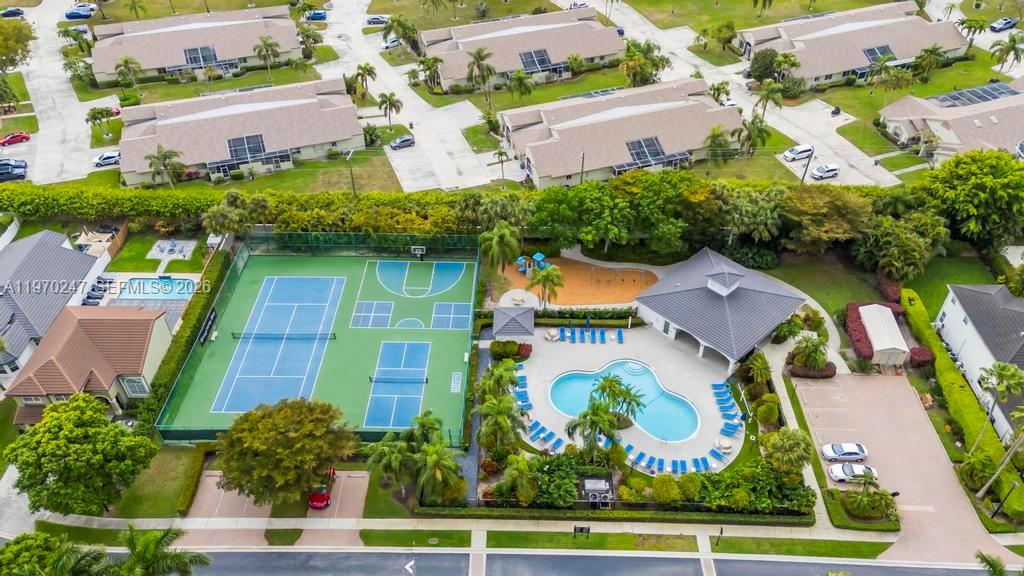SYMPHONY BAY - Residential