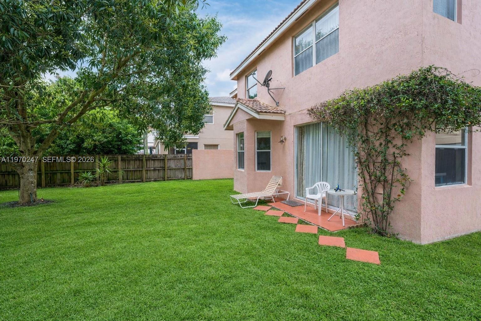 SYMPHONY BAY - Residential