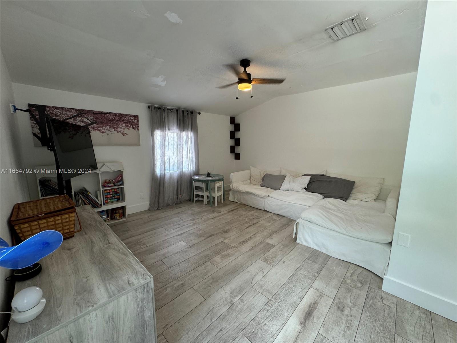 FIRST ADDN TO PASADENA PA - Residential