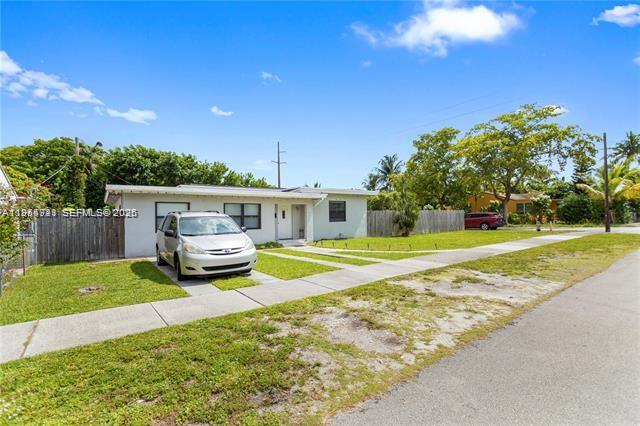 HOLLYWOOD HIGHLANDS PARK - Residential
